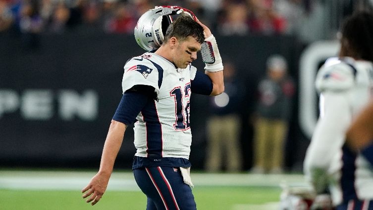 The face of disappointment-- Quarterback Tom Brady shows his frustration with his wide receivers. The Patri-
ots were struggling offensively for most of the 2019 season, leading to a first round exit of the AFC East playoffs.